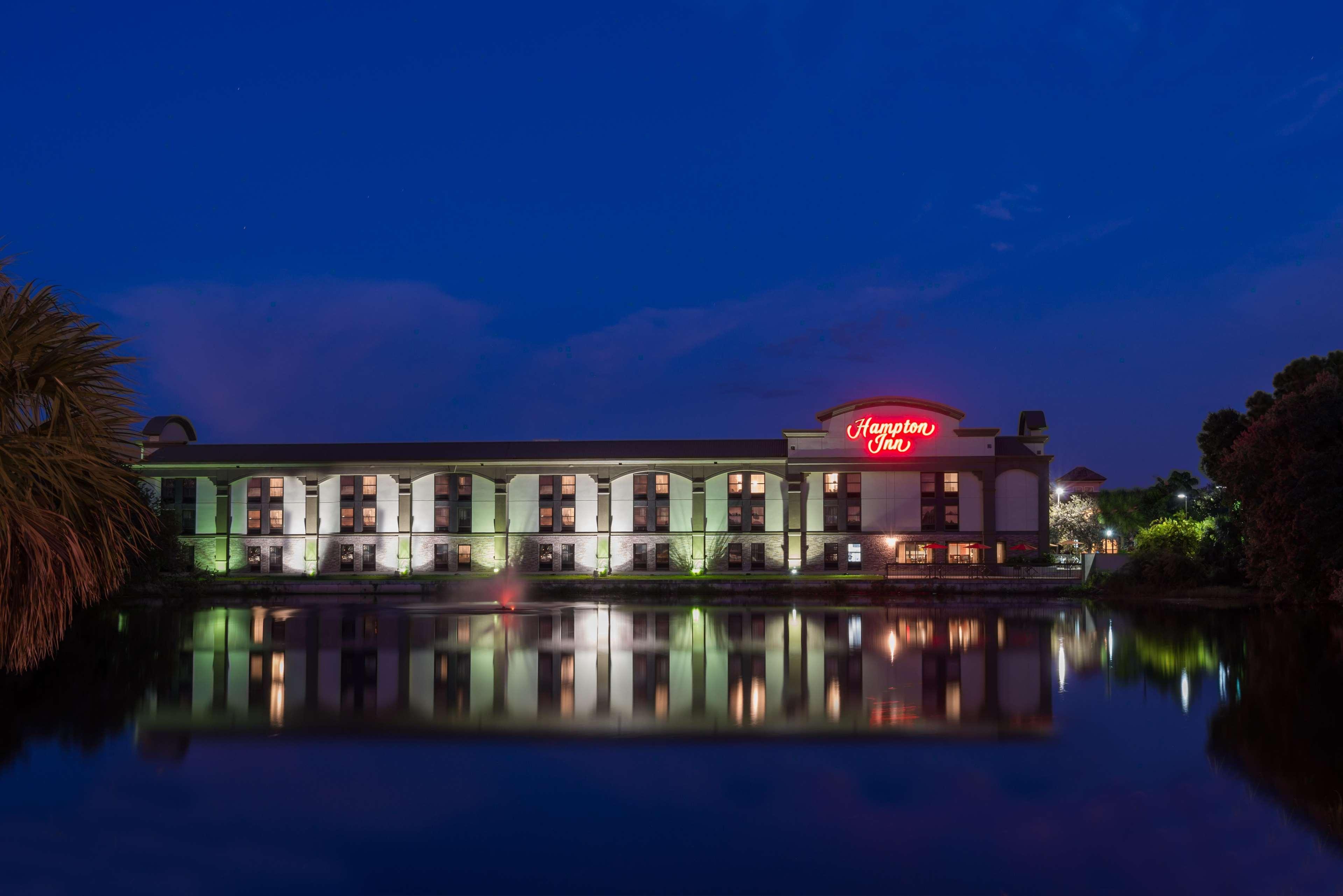 Hampton Inn Bonita Springs Naples North Exterior photo