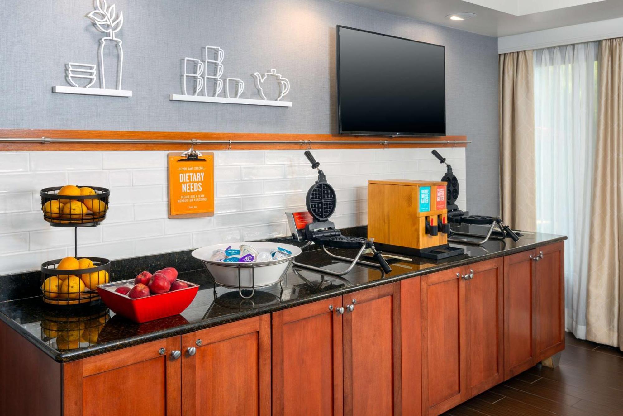 Hampton Inn Bonita Springs Naples North Exterior photo