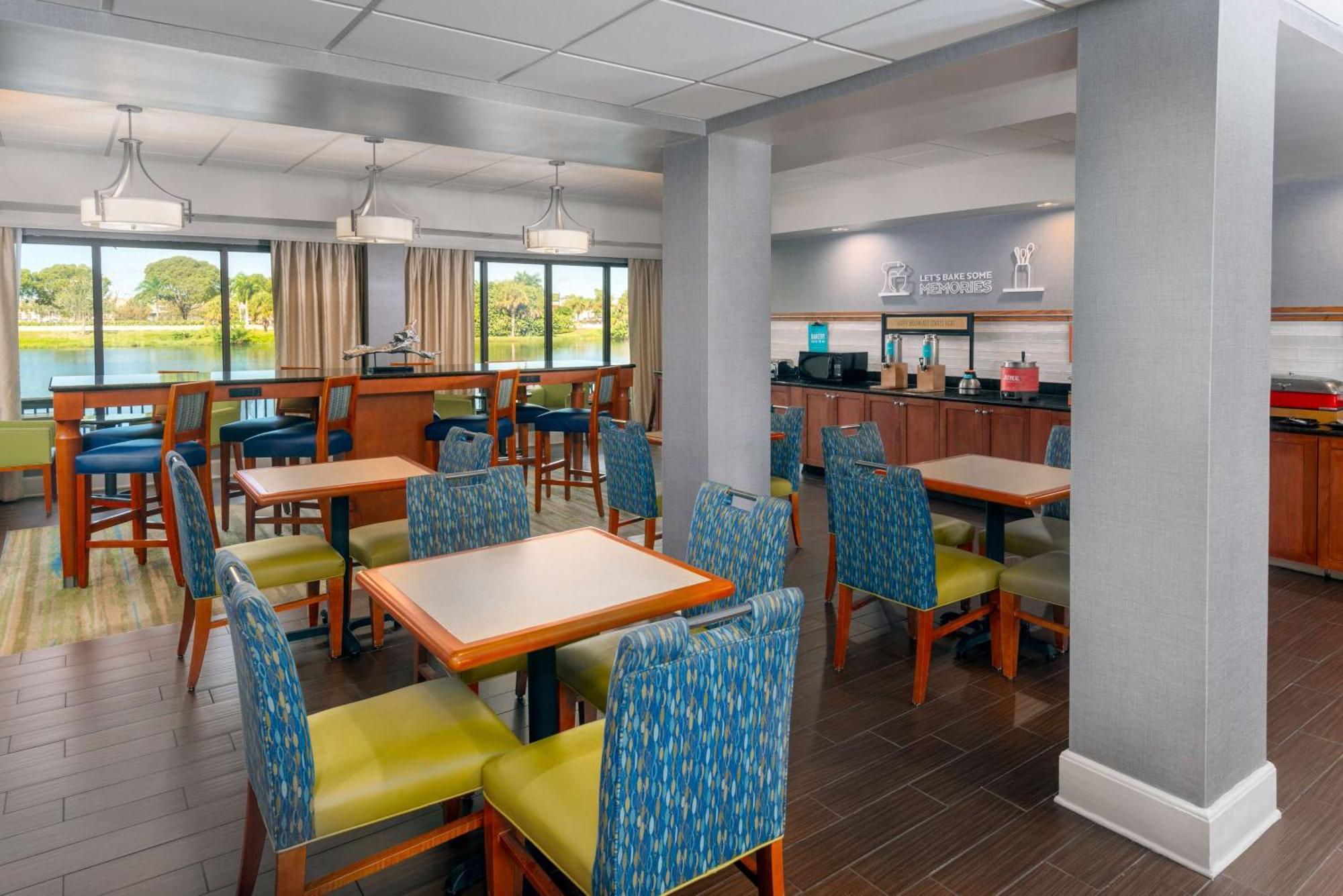 Hampton Inn Bonita Springs Naples North Exterior photo