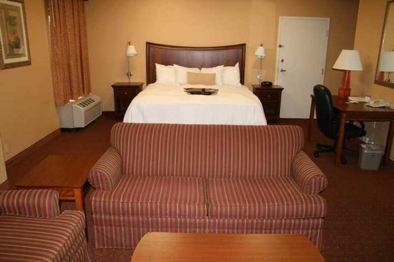 Hampton Inn Bonita Springs Naples North Room photo