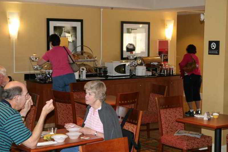Hampton Inn Bonita Springs Naples North Restaurant photo